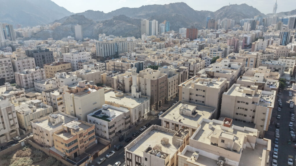 11-  عمارة سكنية بحي الجامعة / مكه المكرمه – بمساحة 413.61 م²