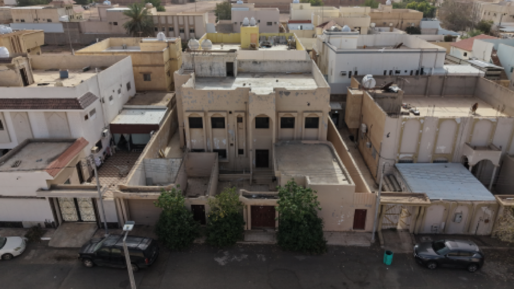 2-فيلا دورين بحي صديان بمساحة 500 م² في مدينة حائل