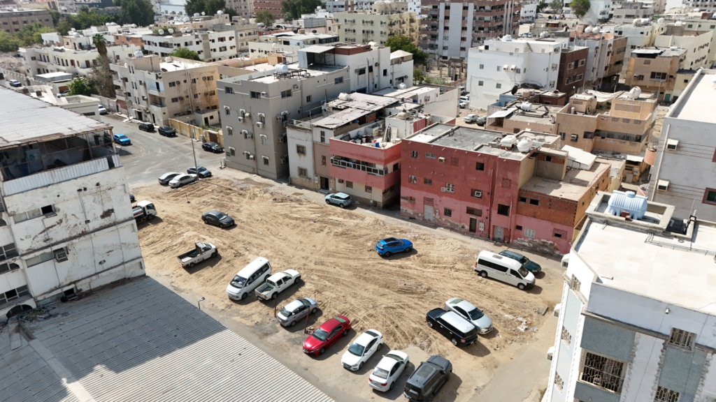 16-أرض سكنية 240.82م2 بحي الرويس