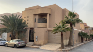 1- فيلا دورين بمساحة 400.5 م² في مدينة الرياض