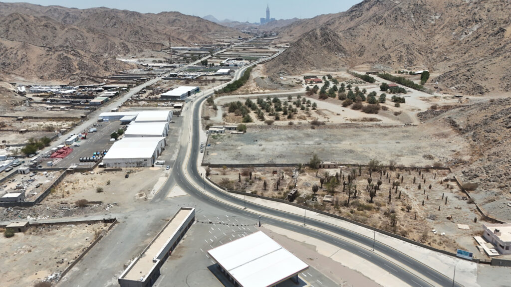 14-أرض على شارع وادي جليل بالقرب شارع الحج