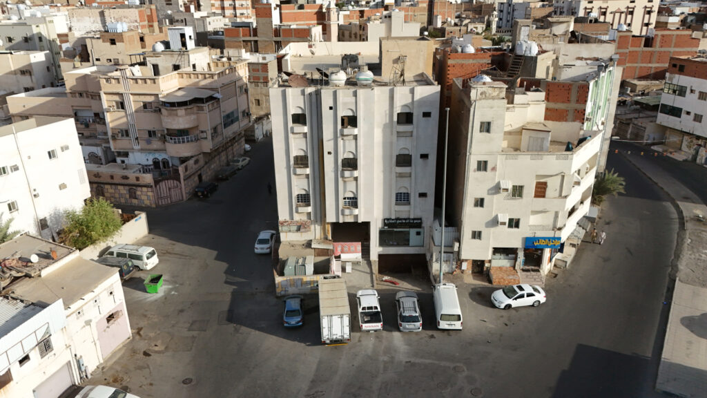 20-عمارة في الملاوي بالقرب من طريق المسجد الحرام