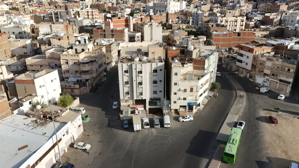20-عمارة في الملاوي بالقرب من طريق المسجد الحرام