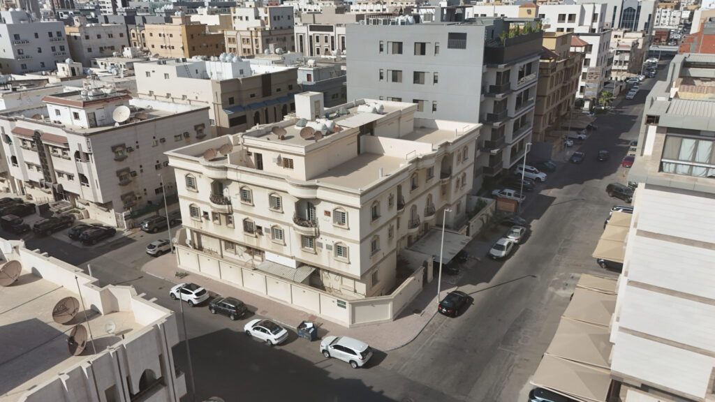 1-عمارة سكنية في حي الروضة