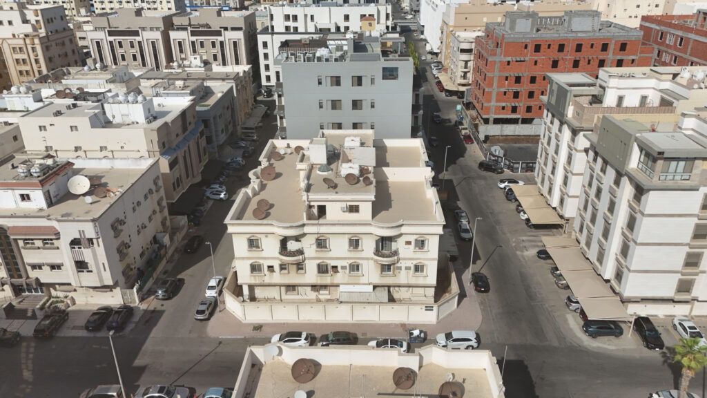 1-عمارة سكنية في حي الروضة