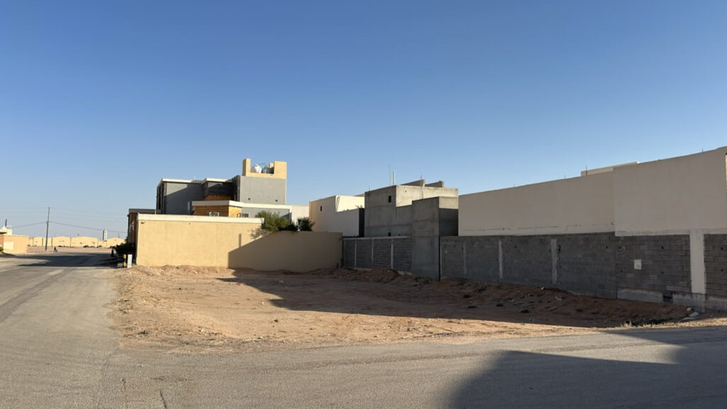 3-أرض سكنية بحي فليج بمدينة حفر الباطن
