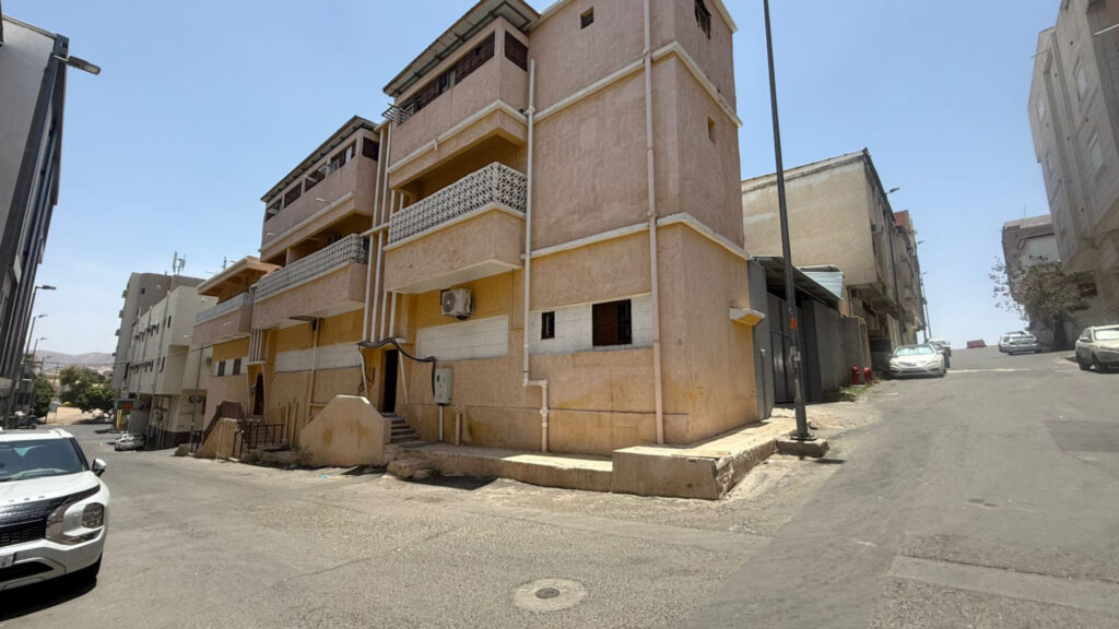 2-عمارة سكني بمساحة 544.74 م² في مدينة الطائف