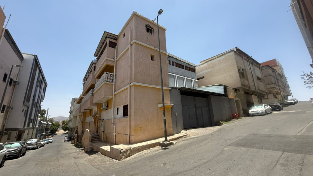 2-عمارة سكني بمساحة 544.74 م² في مدينة الطائف