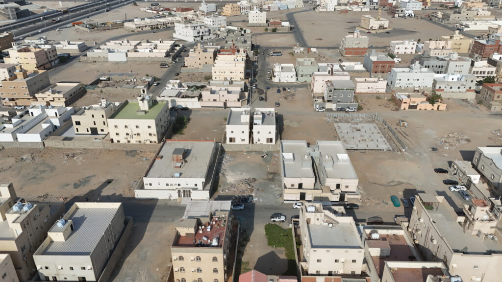 9-أرض سكنية بحي القرينية