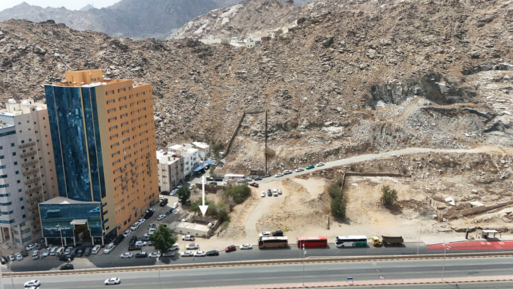 16-بيت شعبي بمدينة مكة المكرمة حي العزيزية الضفة الغربية
