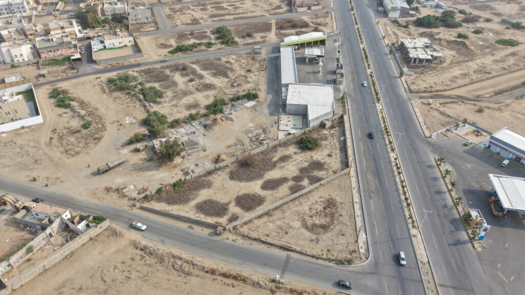 9-أرض مسورة بحي الخالدية