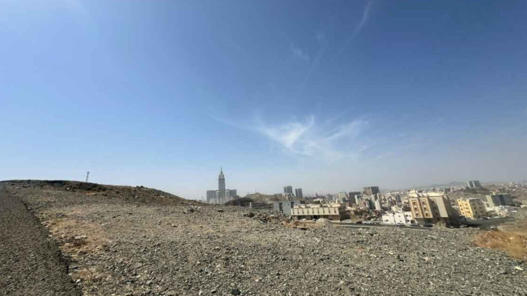 4-أرض سكنية بحي جبل السيدة