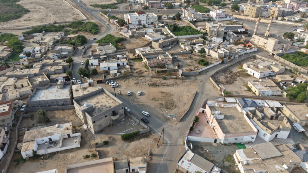 14-أرض سكنية بحي العشه
