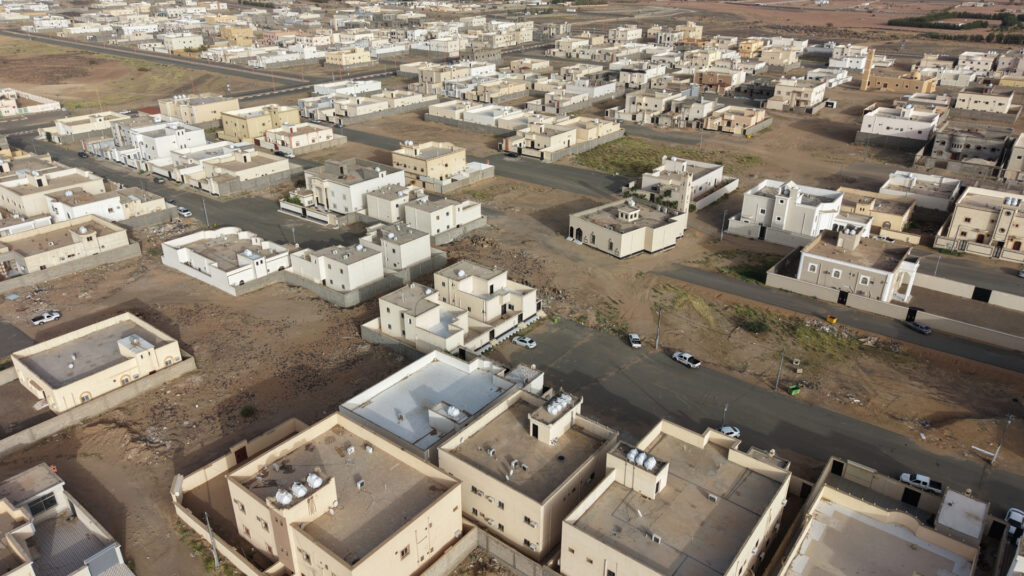6-فيلا سكنية بمساحة 300 م ( رنية – الجدر الشرقي )