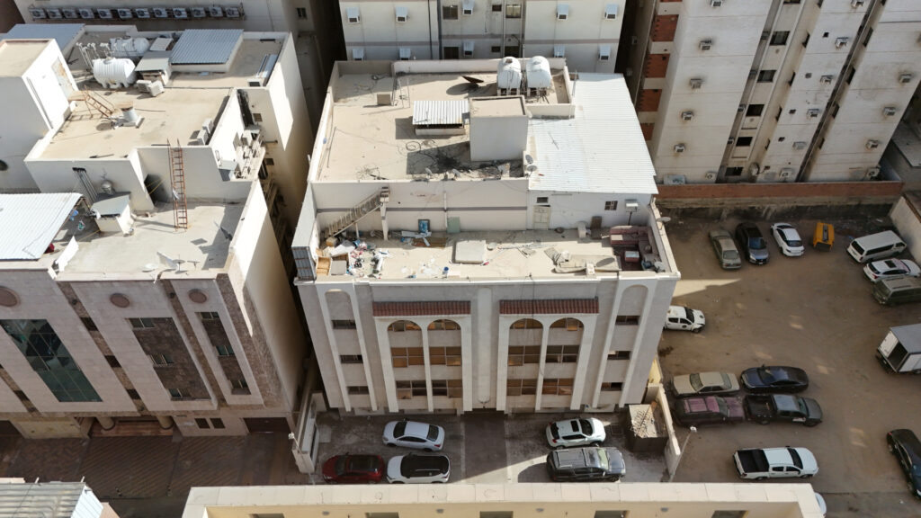 1-عمارة سكنية بحي العزيزية