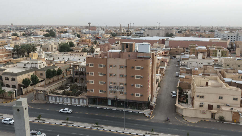 6-عمارة تجارية سكنية