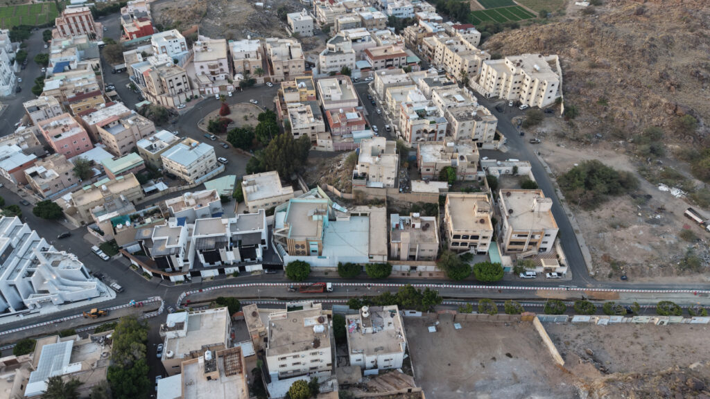 12-فيلا +أرض سكنية بمساحة 1060.95 م ( الطائف – قروى )