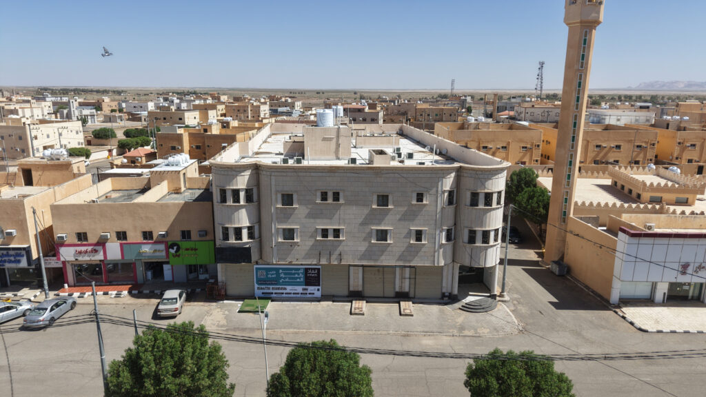 8-عمارة تجارية سكنية