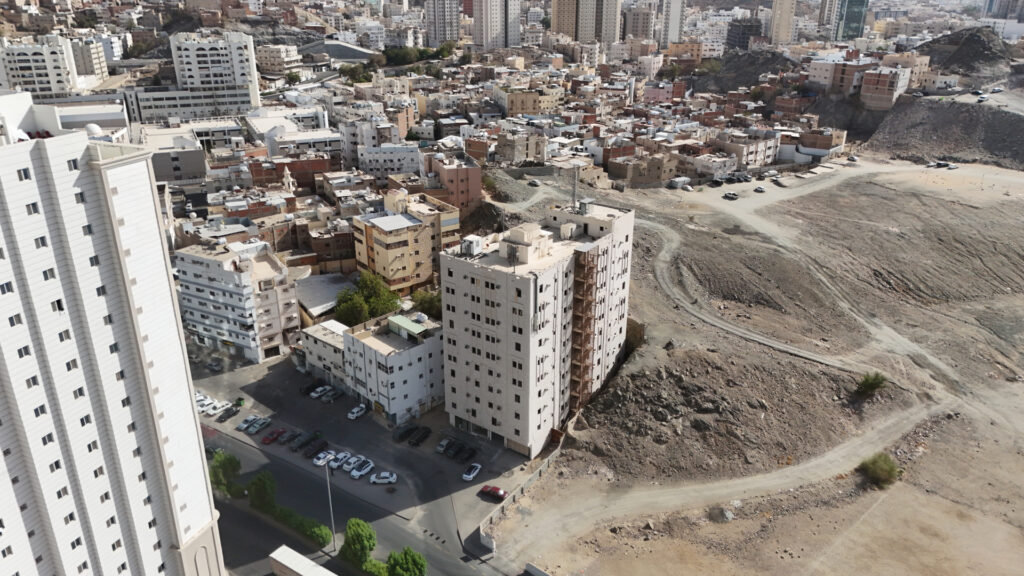 8-عمارة سكنية بحي الزاهر