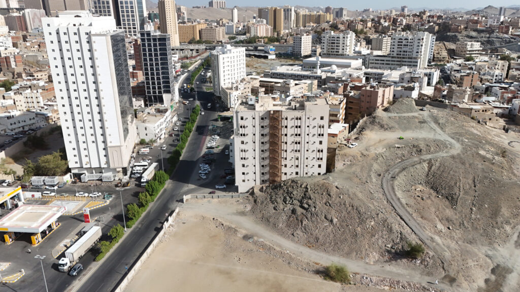 8-عمارة سكنية بحي الزاهر
