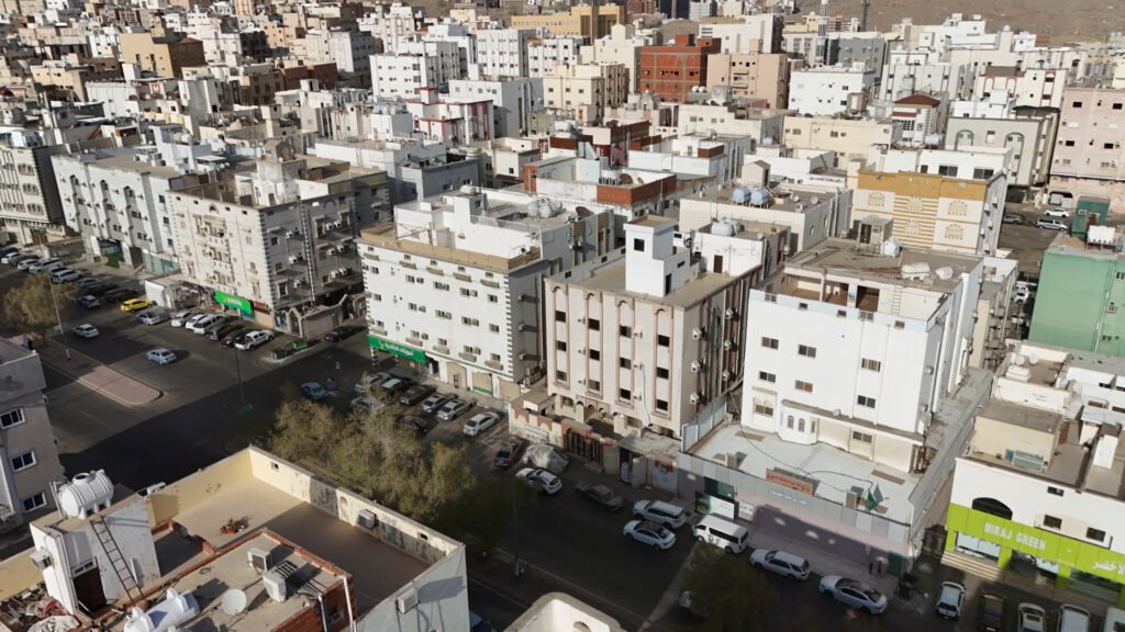 10-عمارة سكنية بحي مخطط الخالدية الواقع بالرصيفة خلف شارع المنصور