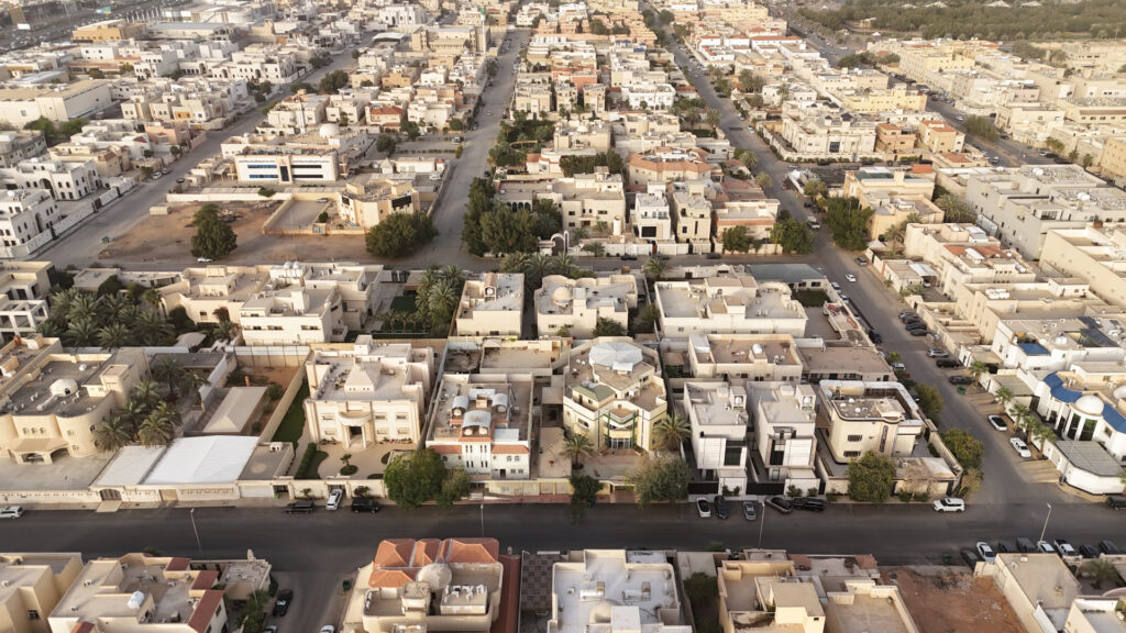 1-فلتين بحي الروضة بمدينة الرياض