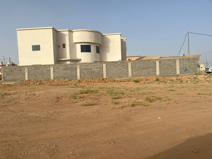 2- أرض سكنية في عيون الجواء بمساحة 715 م² في مدينة عيون الجواء