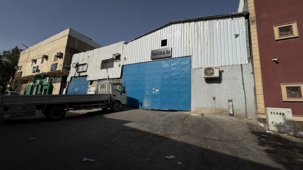 3-ورش مقامة على صك واحد بحي الصناعية بمساحة 1180.5 م² في مدينة الرياض