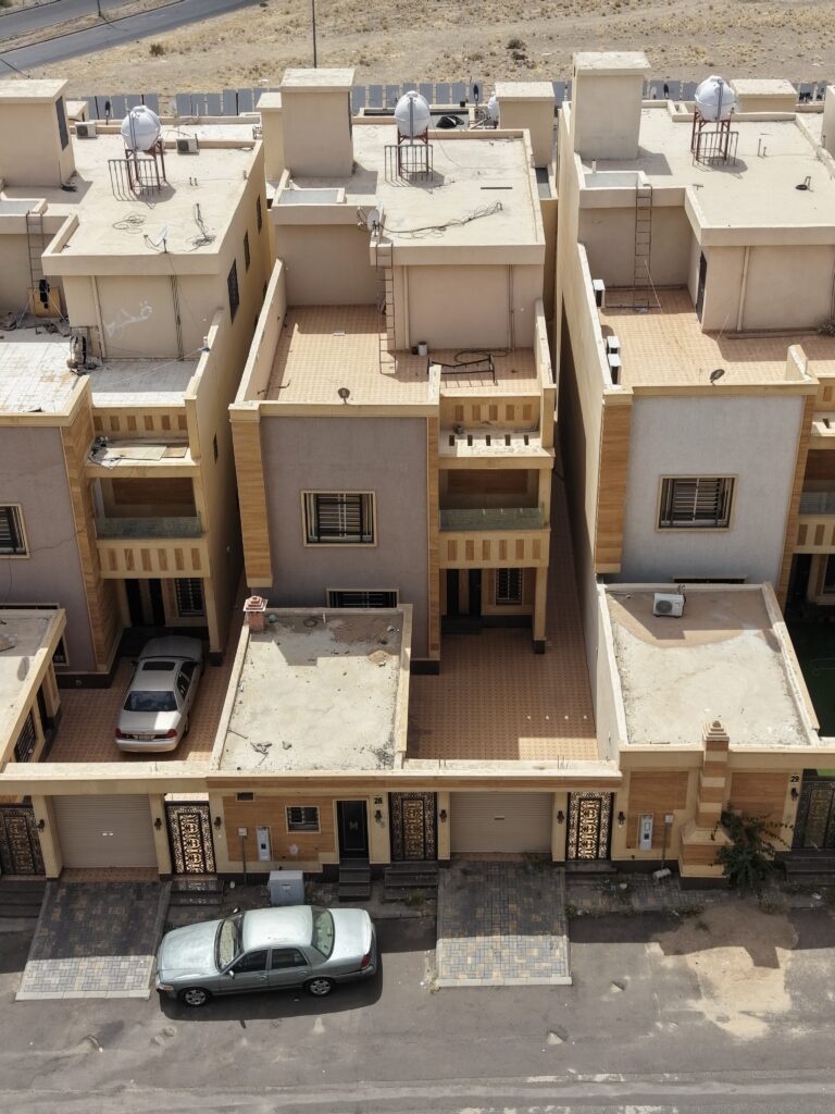6- فيلا سكنية بخميس مشيط بحي شرق ذهبان بمساحة 300 م² في مدينة خميس مشيط