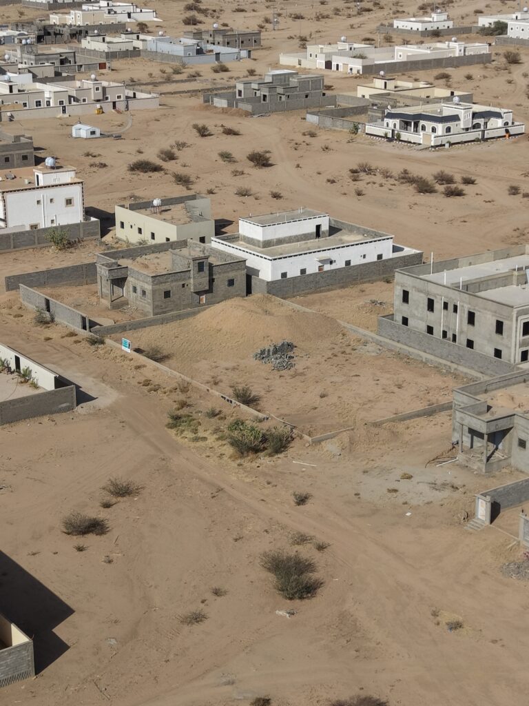 1-أرض سكنية بخيبر الجنوب بحي وادي بن شهيل