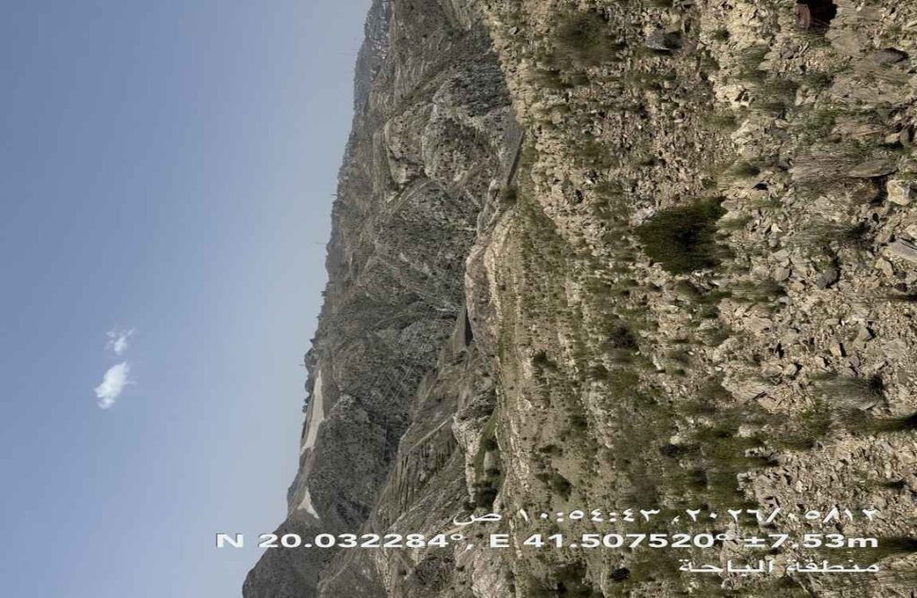 3-أرض سكنية – الصخرة ببني فروه