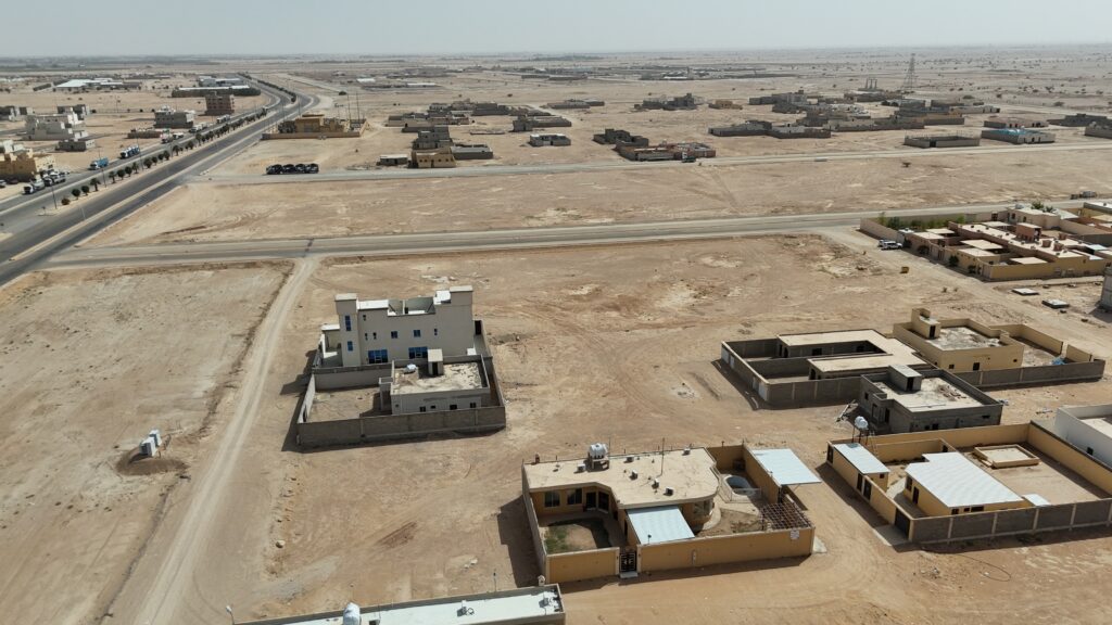 6- أرض سكنية – شرق الإذاعة بمساحة 600 م² في مدينة الأفلاج