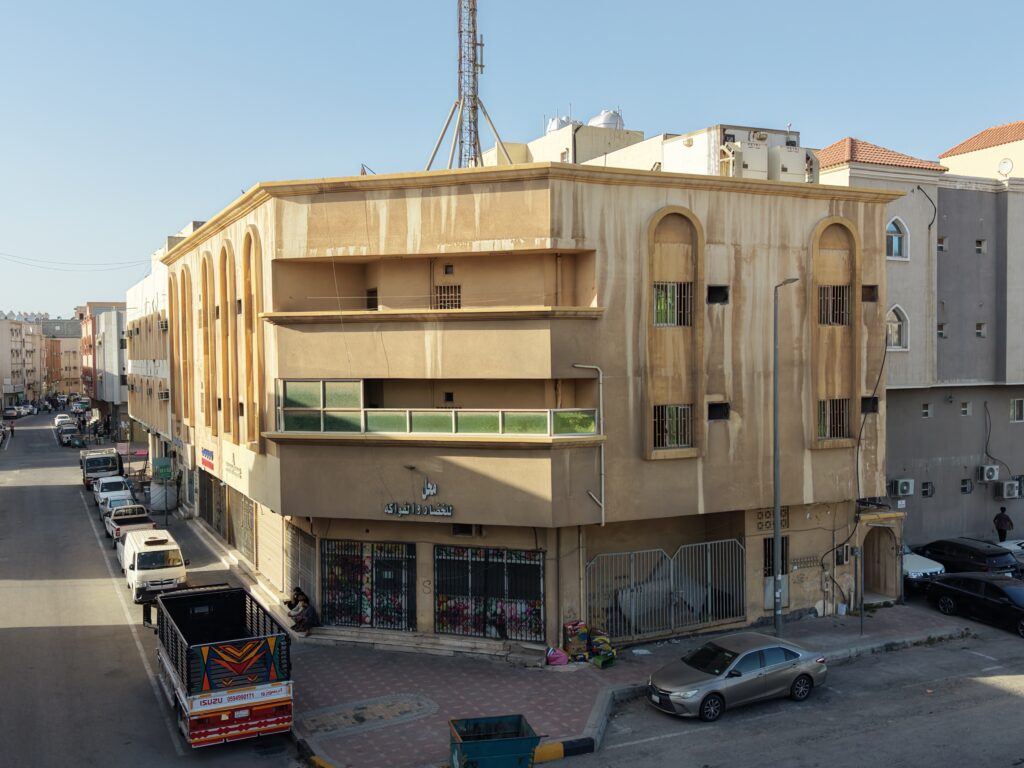 9-عمارة – الضباب