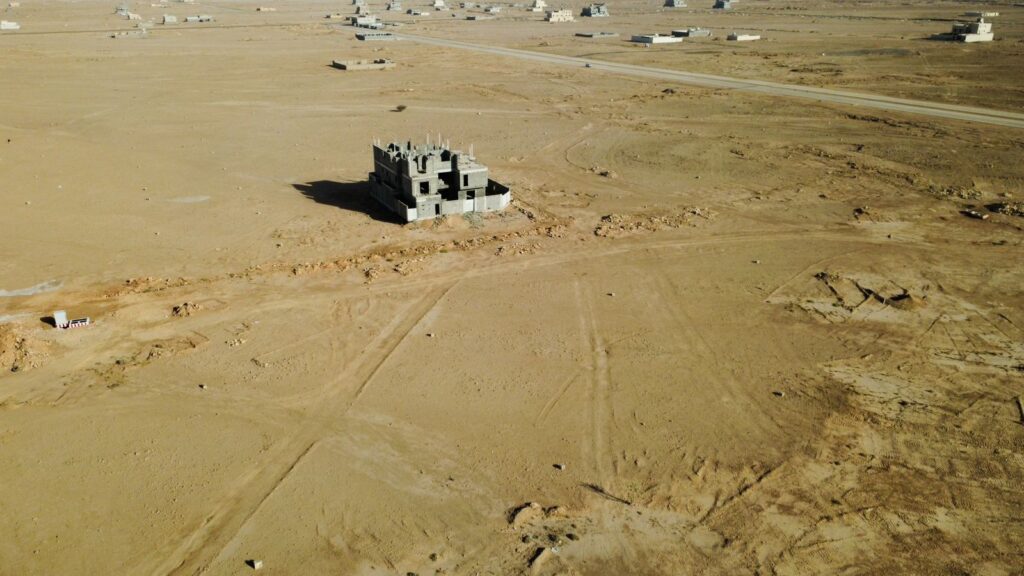 1- ارض سكنية بحي عريض بمساحة 1050 م² في مدينة الرياض