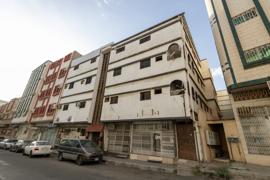 14- عمارة سكنية تجارية – الشهداء الشمالية