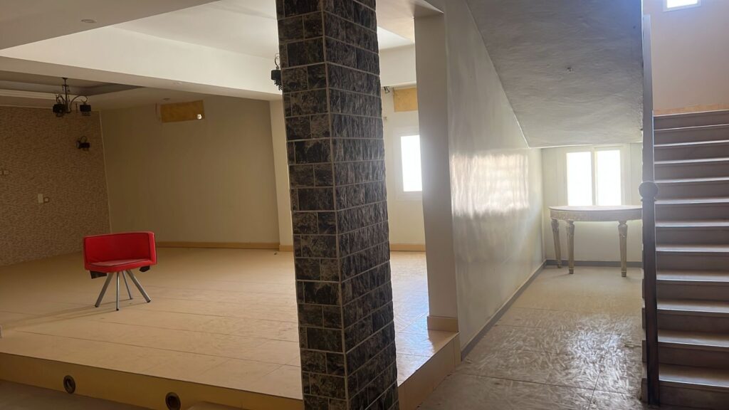 5-فيلا سكنية واستراحة حي العزيزية بمساحة 934.4 م² في مدينة عنيزة