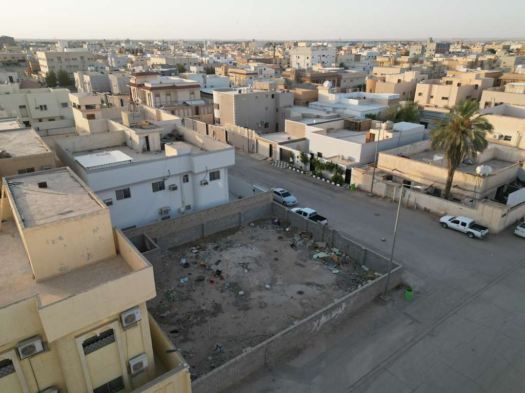 4- ارض سكنية مسورة بحي النهضة بمساحة 372.6 م² في مدينة الخرج