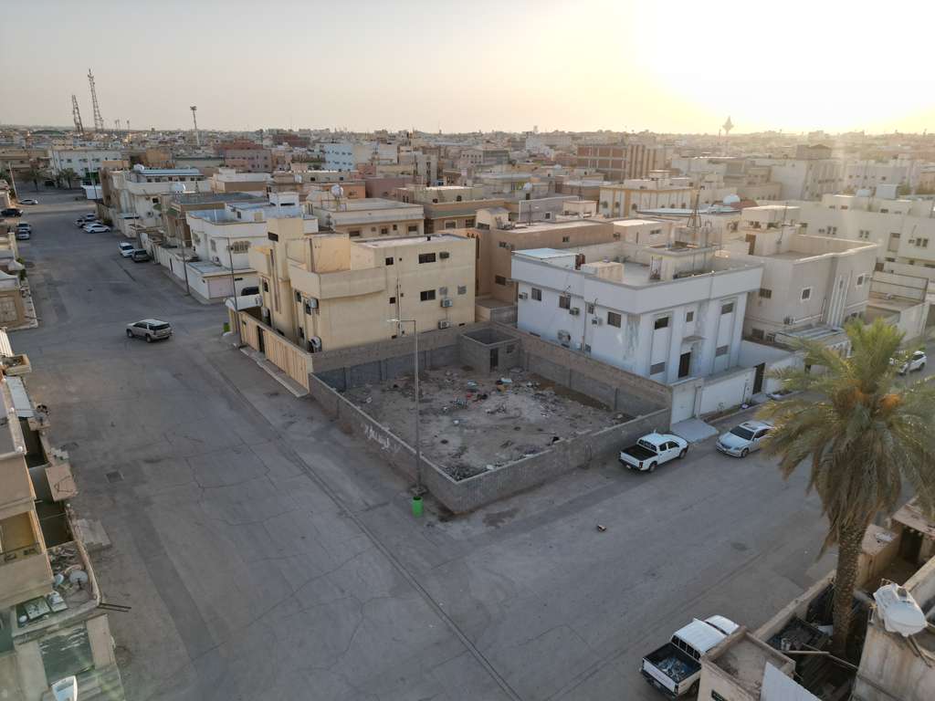 4- ارض سكنية مسورة بحي النهضة بمساحة 372.6 م² في مدينة الخرج