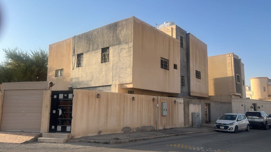 10- شقة سكنية – حي النزهه بمساحة 251.2 م² في مدينة عنيزة
