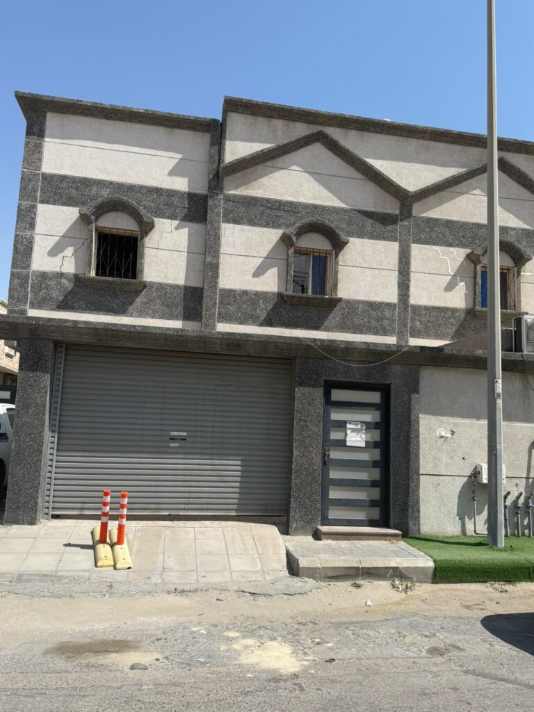 08 – شقة سكنية بحي بدر / الدمام – بمساحة 241.04 م²