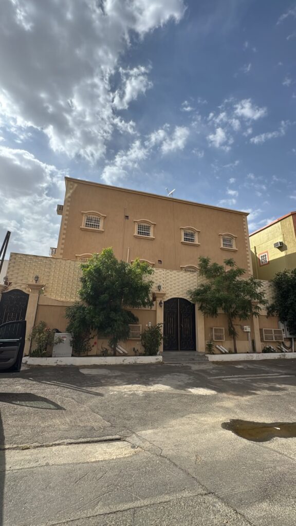 10-الأصل 292587 شقة سكنية – في حي طريق الحملات العسكرية – بمساحة 159.1 م² في مدينة خميس مشيط