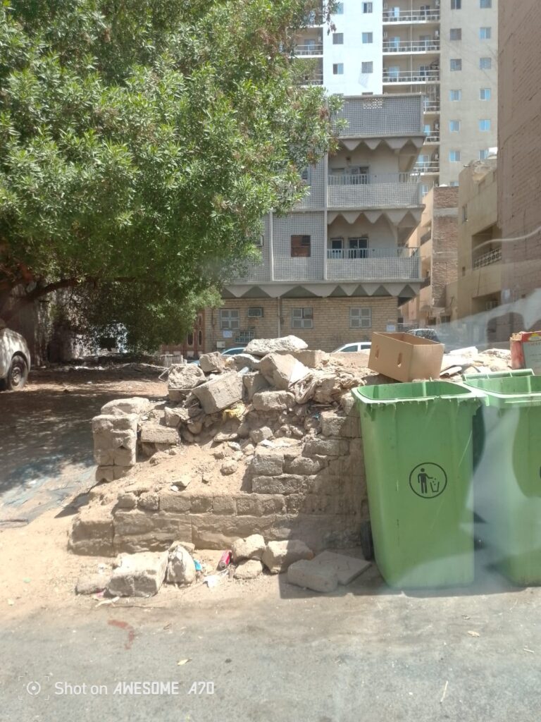 16-أرض سكنية – المعابدة شارع الحج