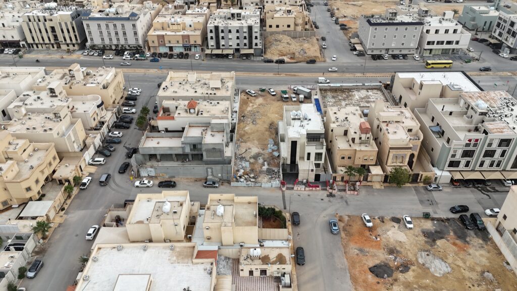 01 – أرض سكنية بحي الملقا / الرياض – بمساحة 450 م²