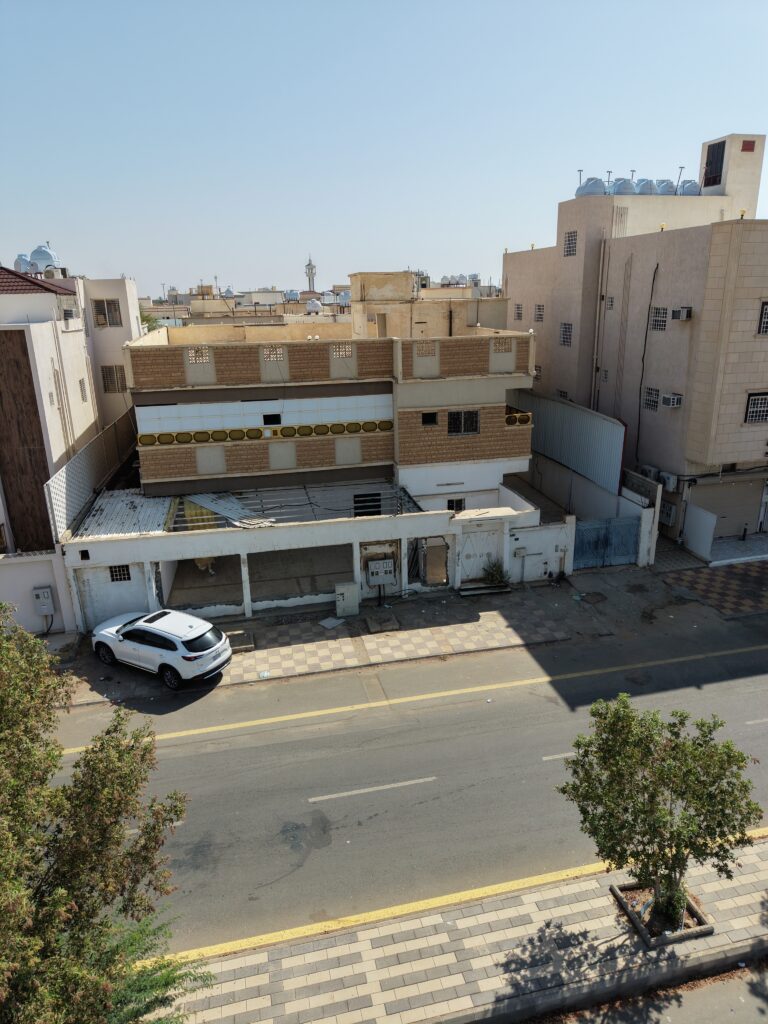 3- عمارة سكنية ببيشة بمساحة 440 م² في مدينة بيشة