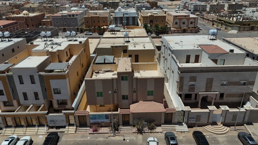 17 – عمارة بحي القادسية الثانى / تبوك – بمساحة 640 م²