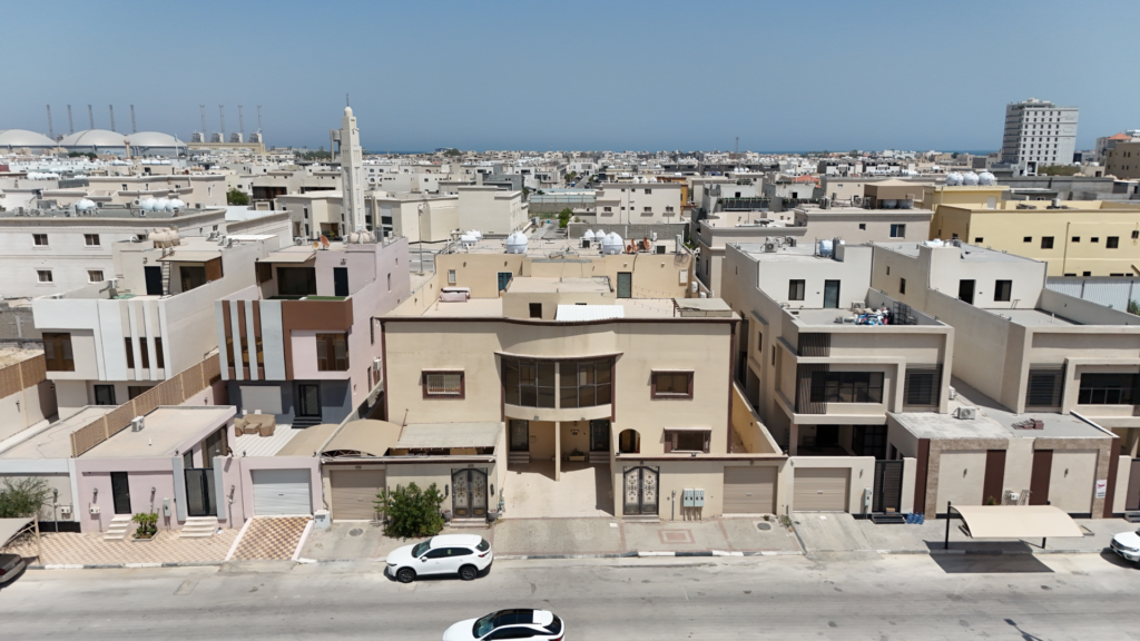 4-شقة سكنية 252.47م2 بحي التحلية