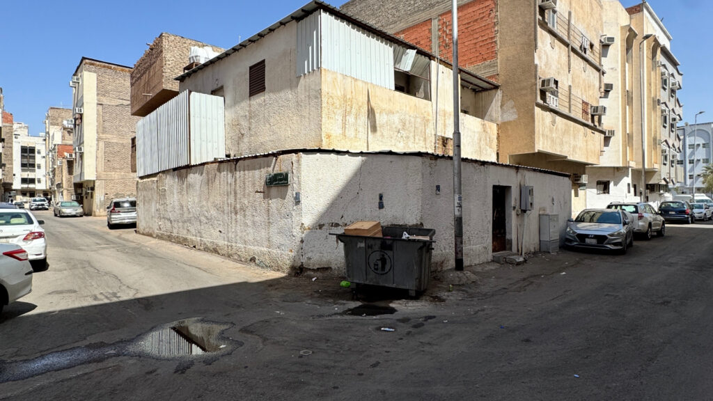 2-بيت شعبي بحي الراية