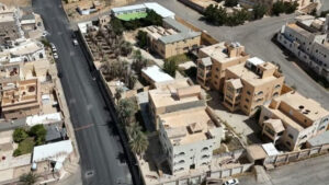 3-مجمع سكني 8562م2 شرق عنيزة