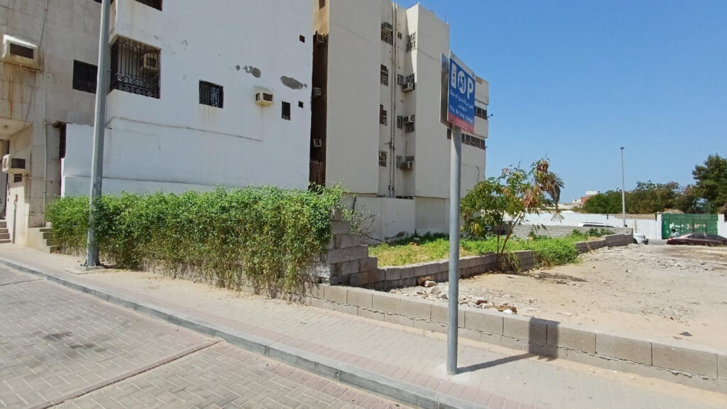 8-أرض سكنية تجارية بمساحة 331م