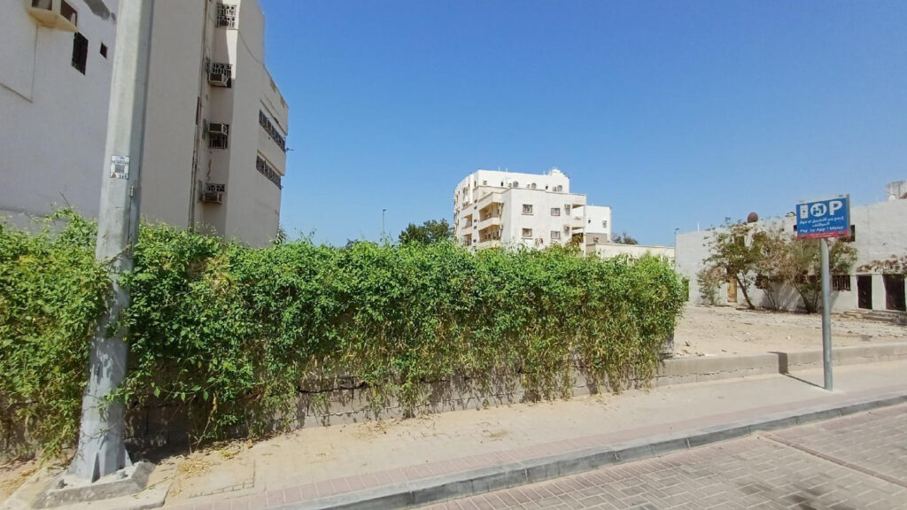 8-أرض سكنية تجارية بمساحة 331م